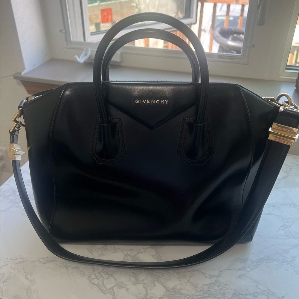 GIVENCHY ANTIGONA BAG 💼